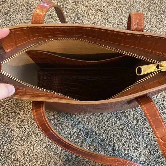 BRAND NEW Teddi Joelle Mini Daily Tote in Brown Croc with Zipper - Picture 3 of 3